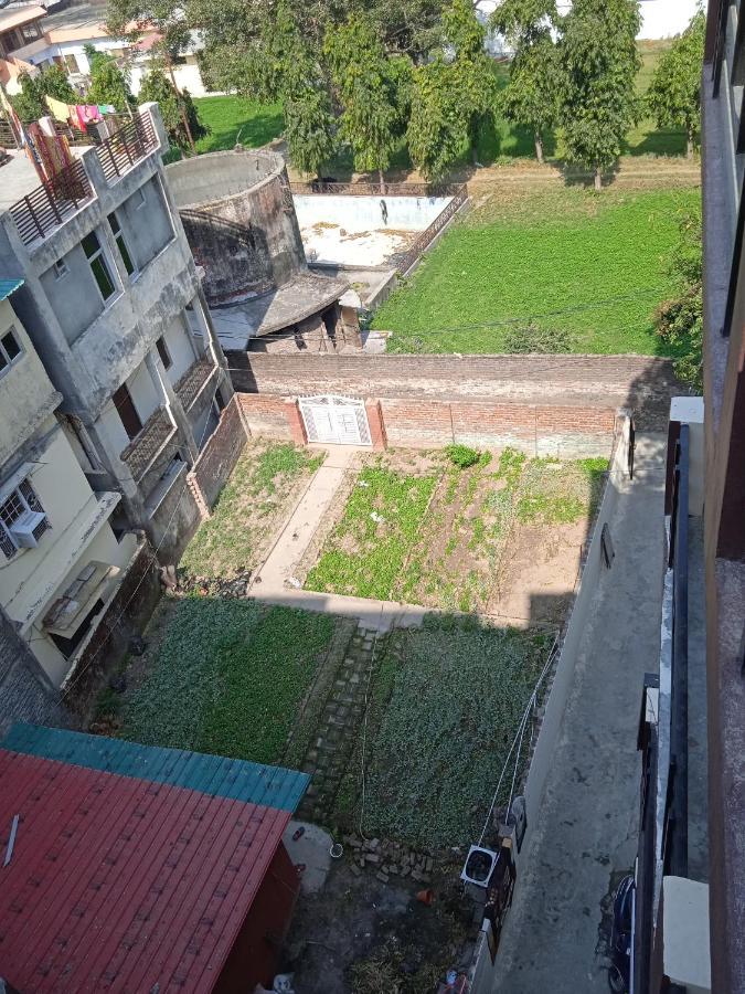 Triple1 Hostel & Homestay Рішикеш Екстер'єр фото