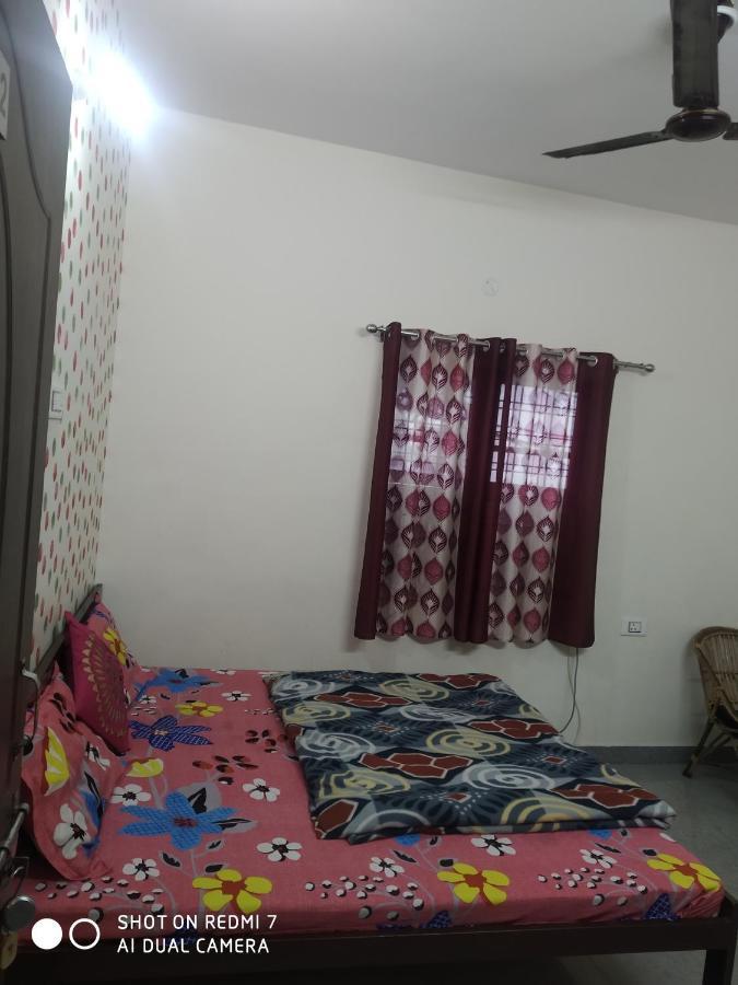 Triple1 Hostel & Homestay Рішикеш Екстер'єр фото