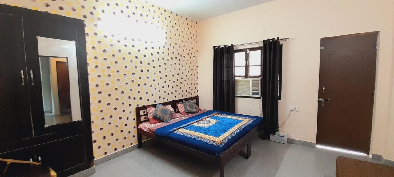 Triple1 Hostel & Homestay Рішикеш Екстер'єр фото
