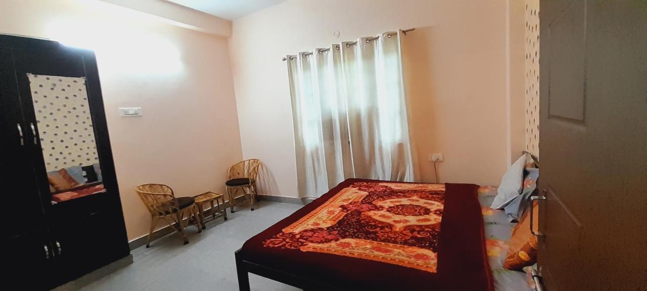 Triple1 Hostel & Homestay Рішикеш Екстер'єр фото
