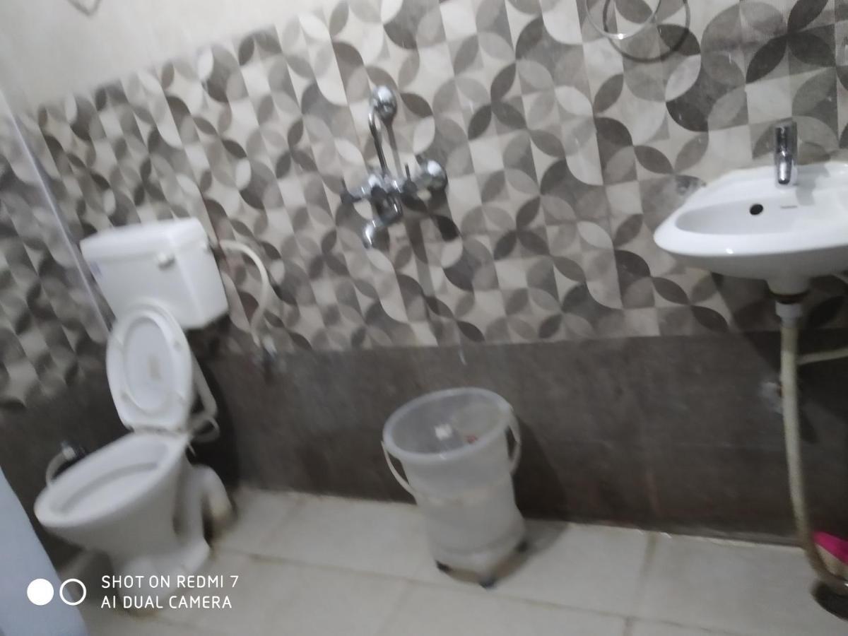 Triple1 Hostel & Homestay Рішикеш Екстер'єр фото